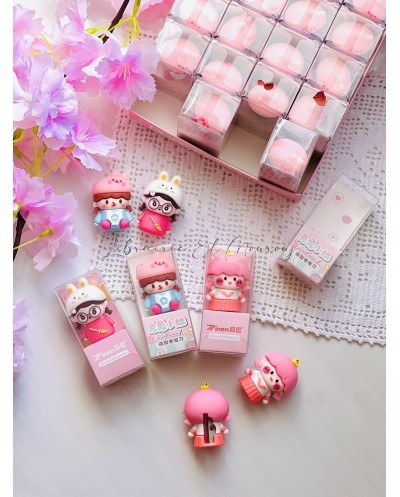 Taille crayon cute girl