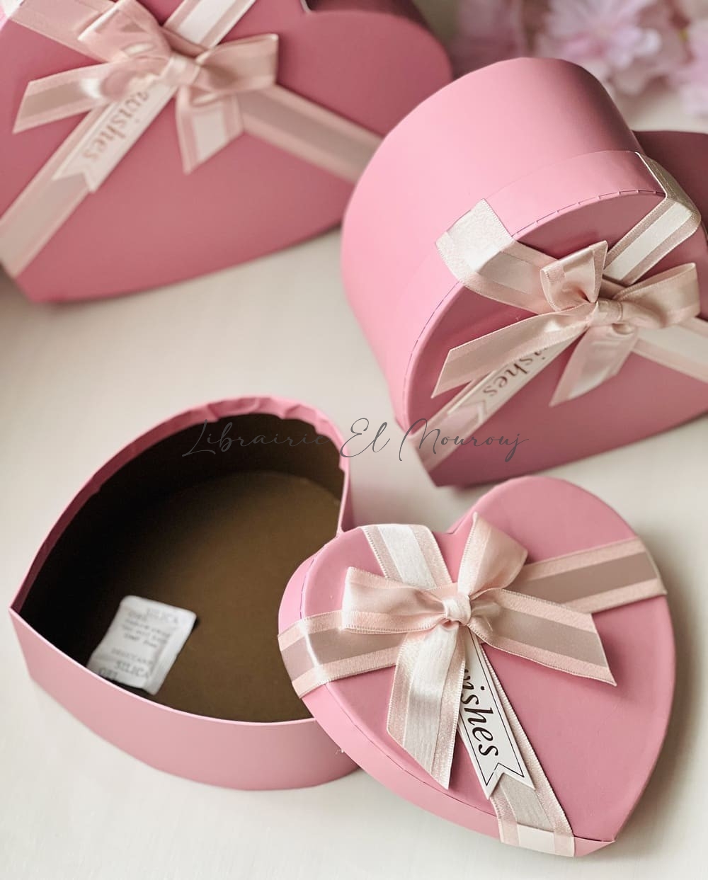 Boîtes cadeaux cœurs roses – Coffret élégant et romantique