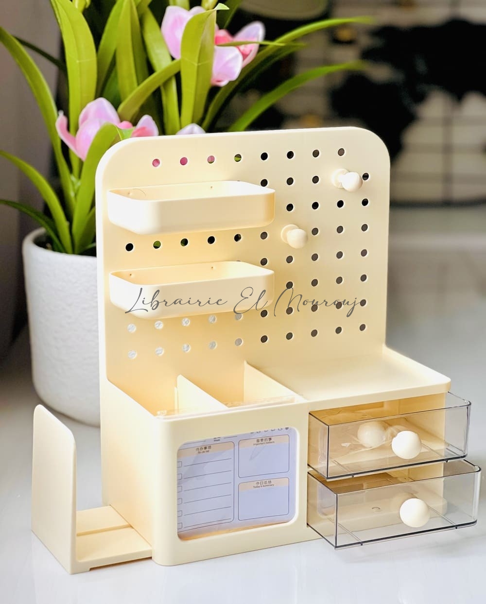 Organisateur de bureau pegboard – Rangement mural pratique et modulable