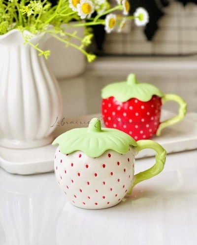 Mug en Céramique avec Couvercle en Forme de Fraise