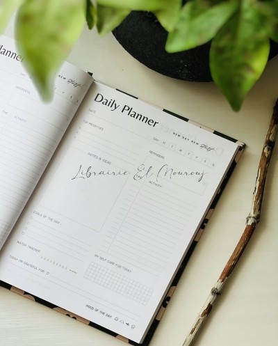 "Daily Planner" – Motif Fleurs Vintage Vert Olive & Rose  by Printme