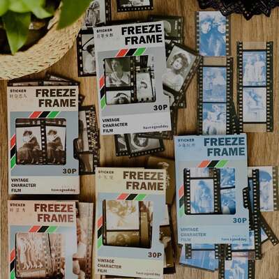 🎞️ Freeze the moment…
• Stickers film roll ✨
.
.
.
.
#stickers #vintagevibes #scrapbooking #aesthetic #papelería