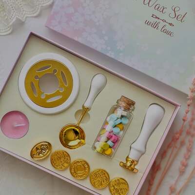 Seal wax set 🎀
• The perfect gift, the perfect choice ✨
.
.
.
#pastellover #sealwax #stampcollection #journalingcommunity #librarylife